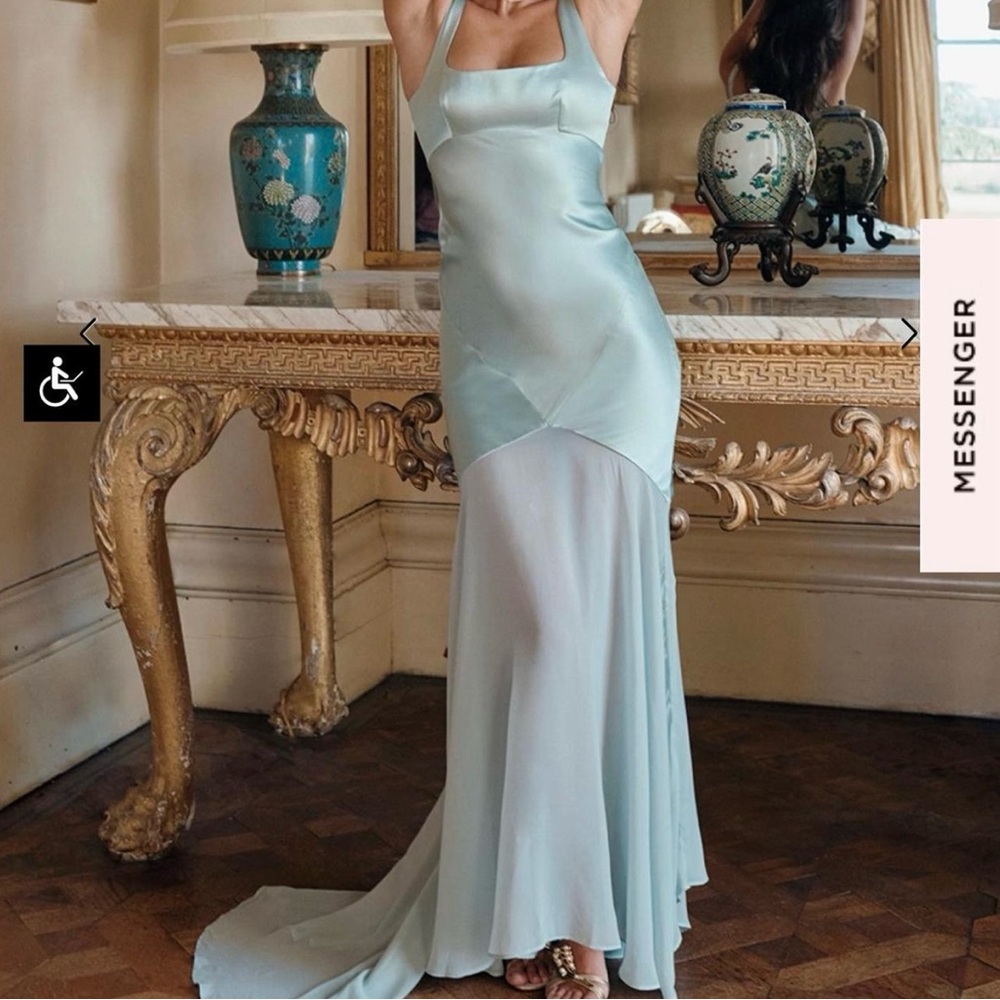 HOUSE OF CB
Vittoria Paneled Satin &
Chiffon Gown M